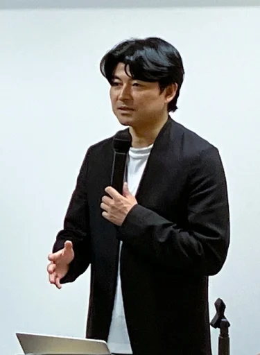 画像：登壇中の那須氏